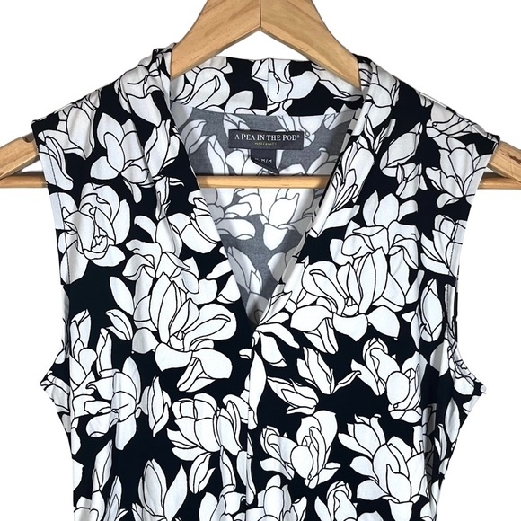 A Pea in the Pod Maternity Black and White Floral Ruched Tank Top Size Medium - Picture 4 of 7